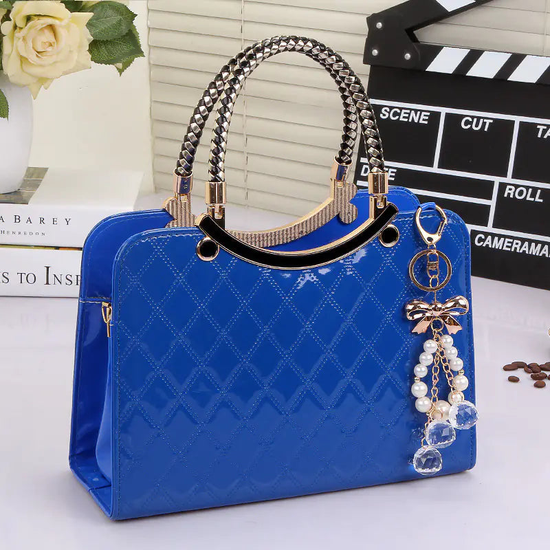 So me!! Handbag and Shoulder Bag
