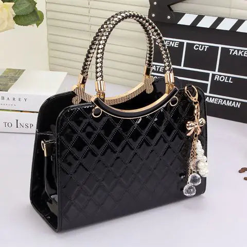 So me!! Handbag and Shoulder Bag