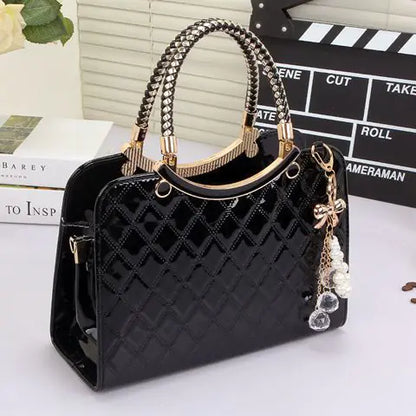 So me!! Handbag and Shoulder Bag